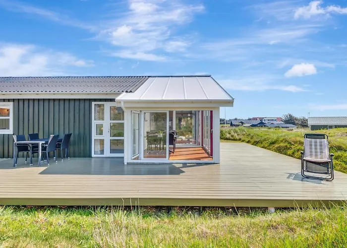 Awesome In With 0 Bedrooms *